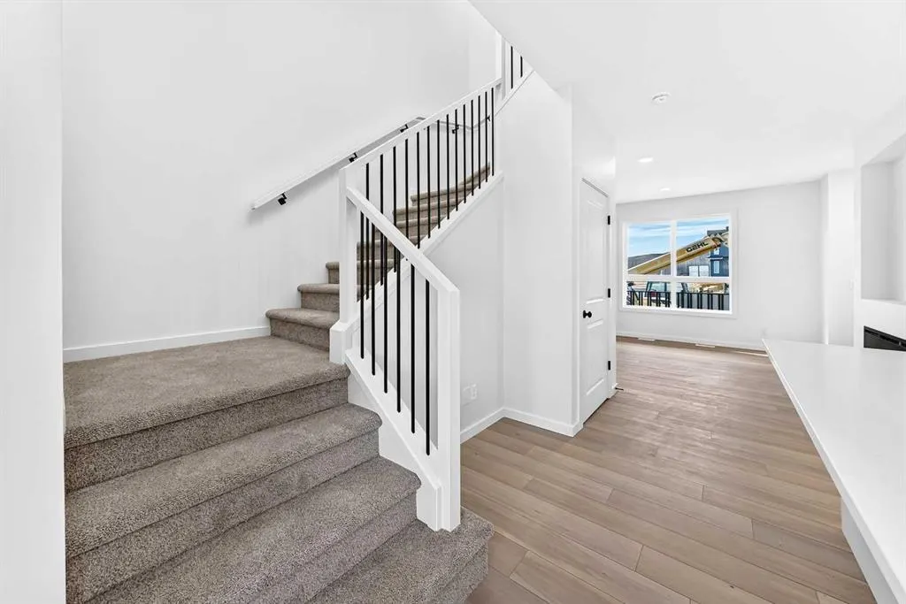 84 Creekside Rise SW