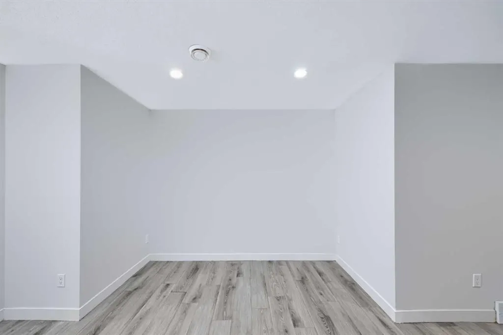 143 Amblefield Avenue NW