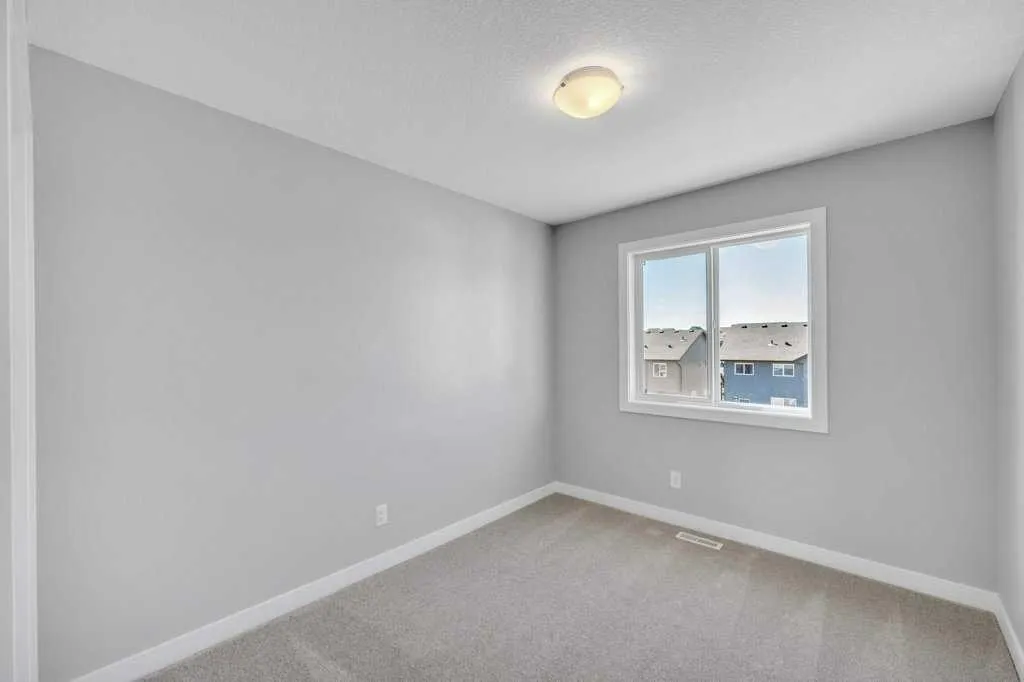 143 Amblefield Avenue NW