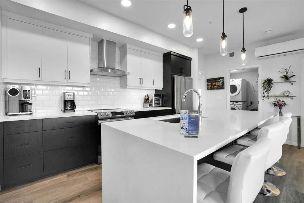 33 Carringham Gate NW #2414