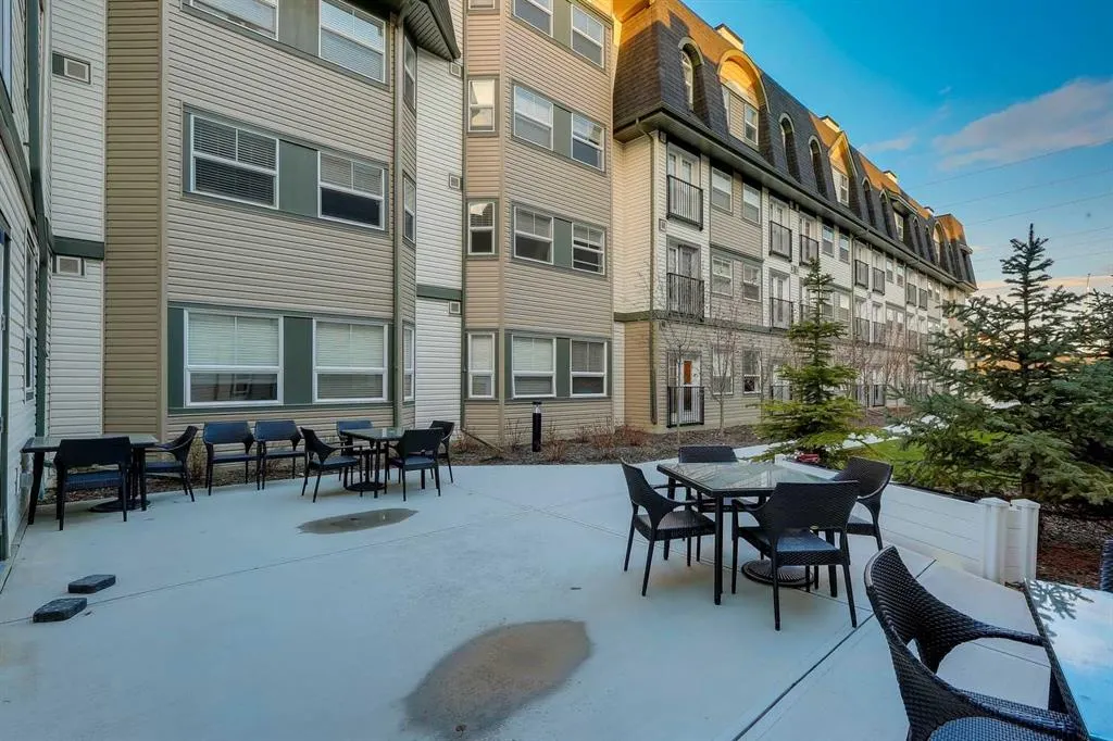 2635 Eversyde Avenue SW #404