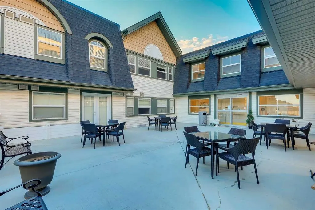 2635 Eversyde Avenue SW #404