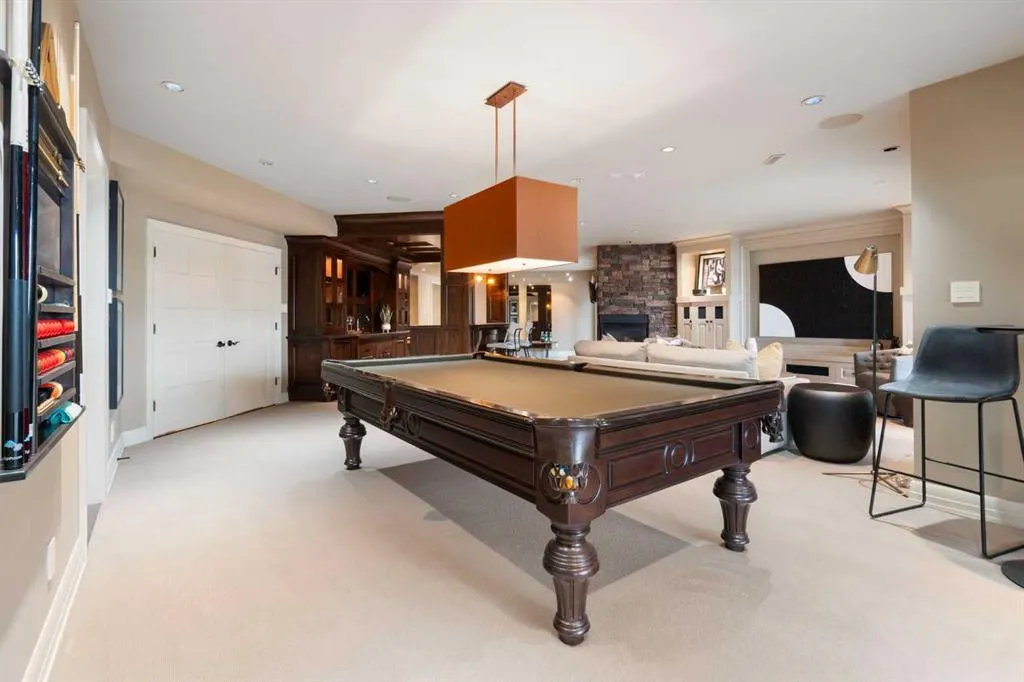 88 Sunset Close SE
