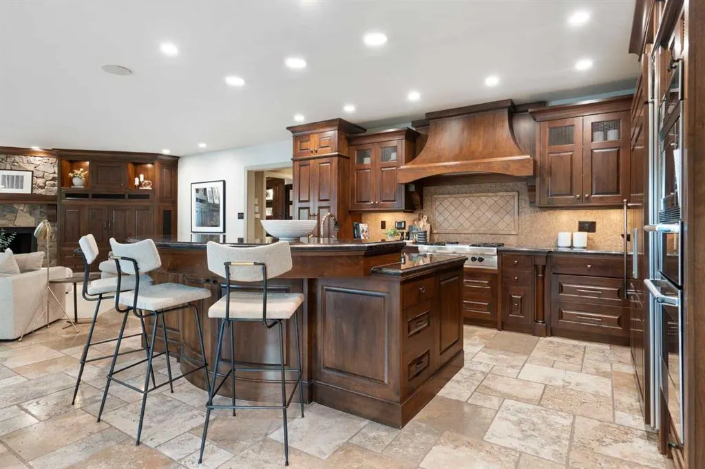 88 Sunset Close SE