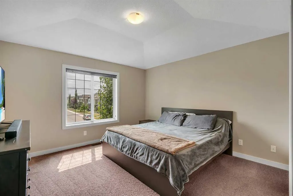 360 Marquis Heights SE