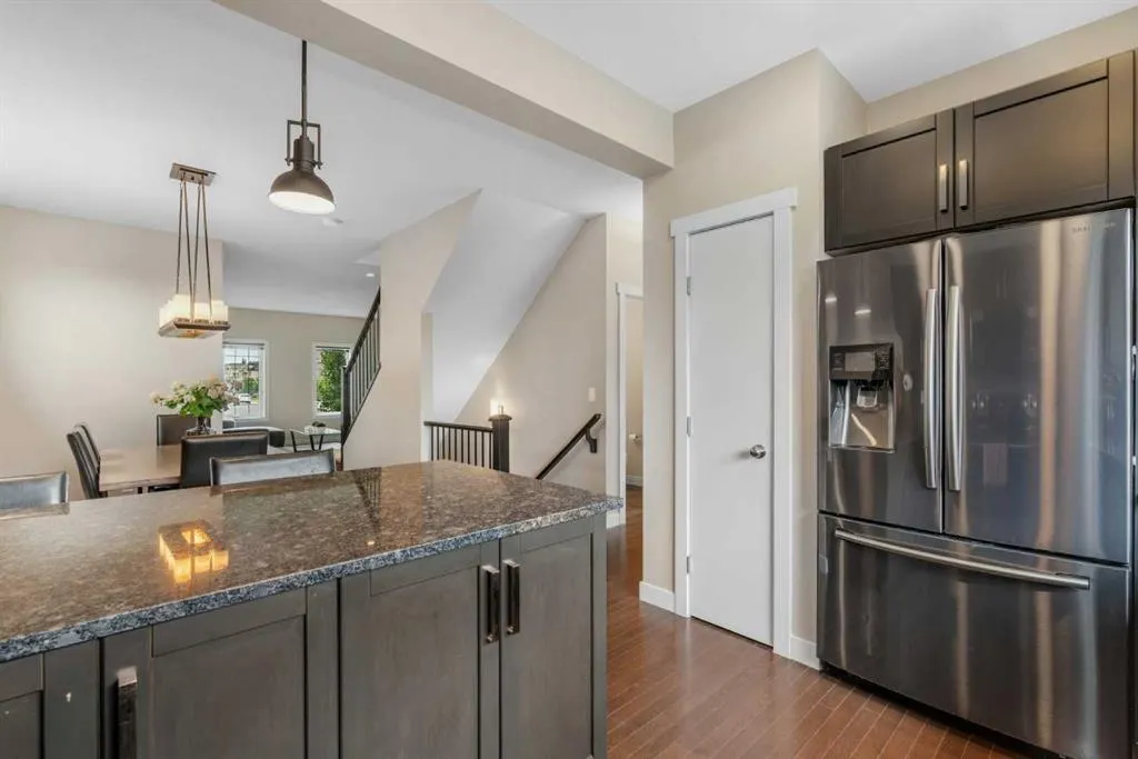 360 Marquis Heights SE