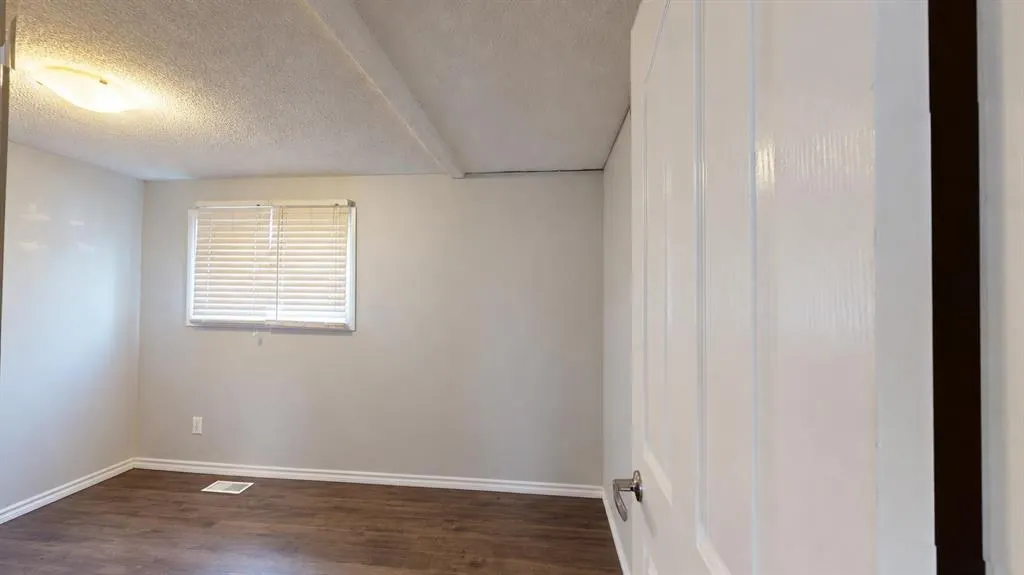 192 Grandview Crescent