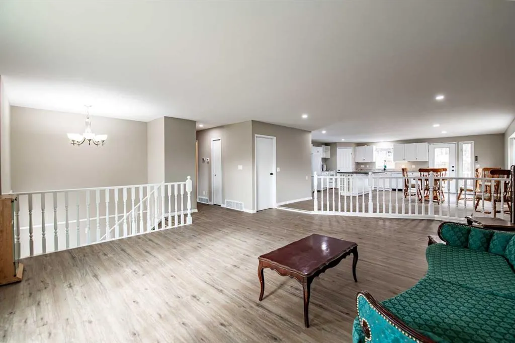 11 Jay Court