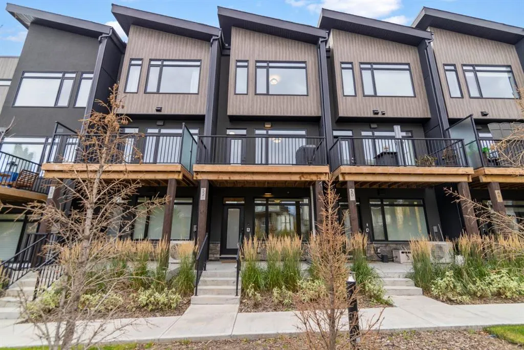 52 Royal Elm Green NW