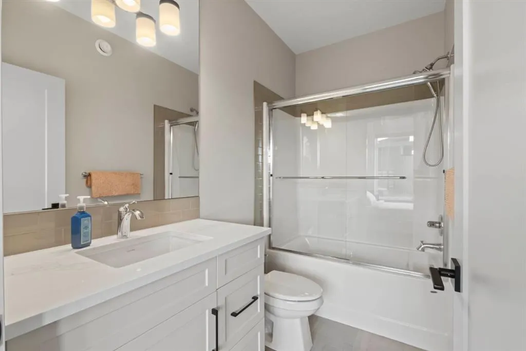 52 Royal Elm Green NW