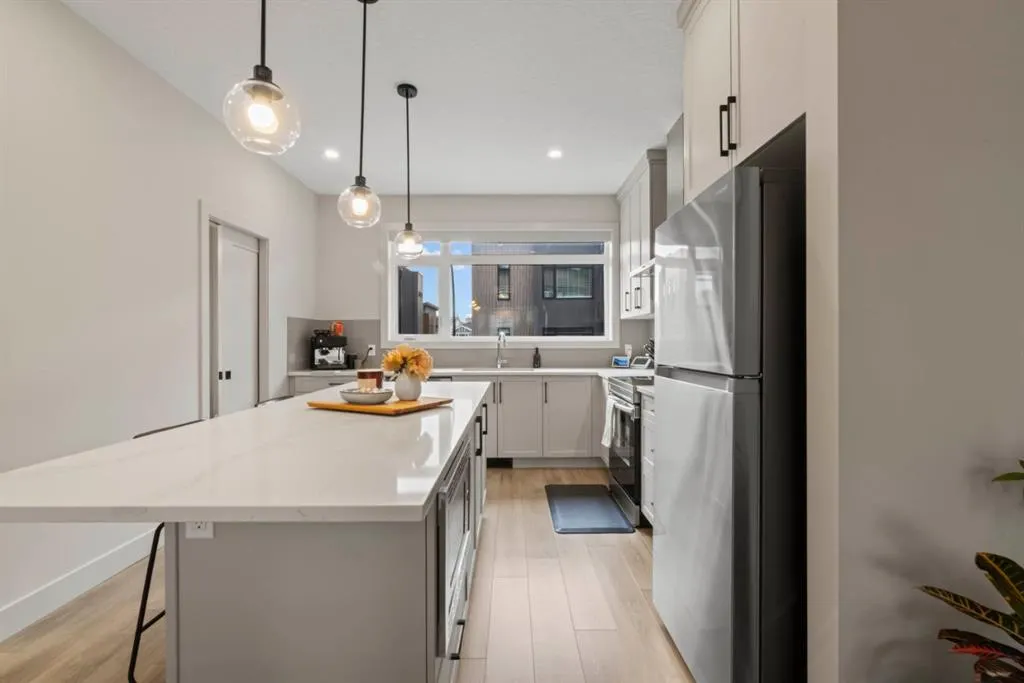 52 Royal Elm Green NW