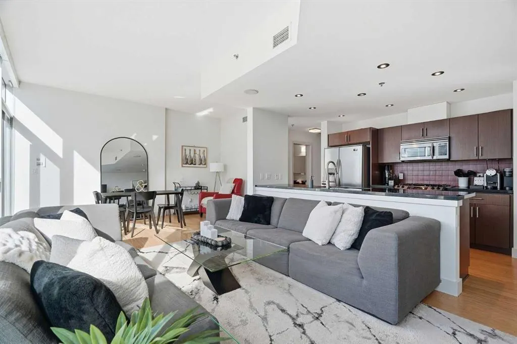135 13 Avenue SW #2206
