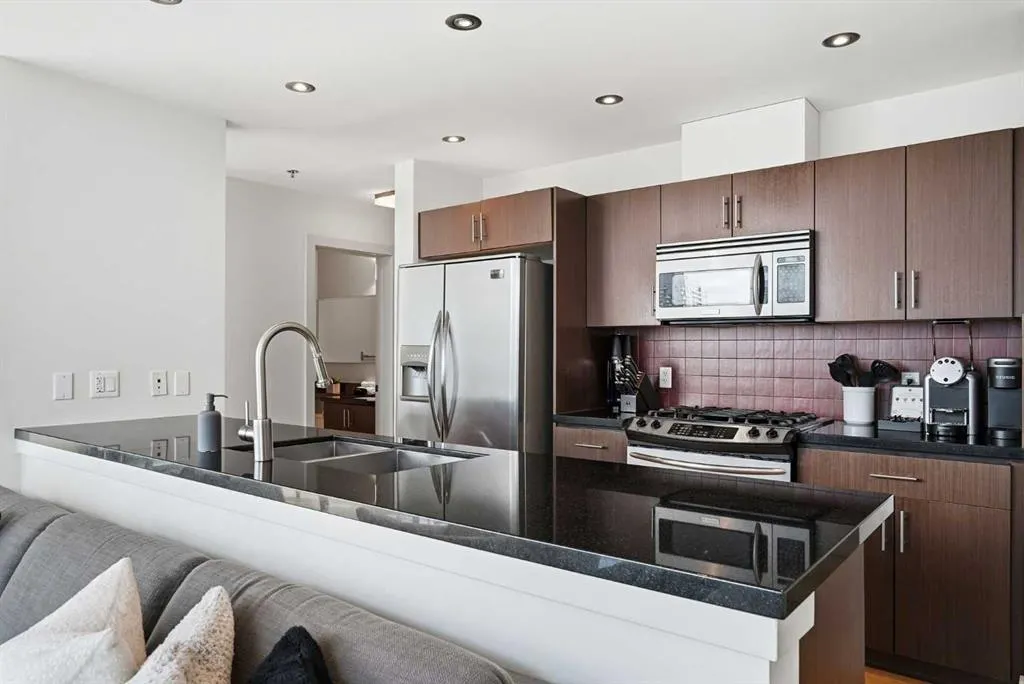 135 13 Avenue SW #2206