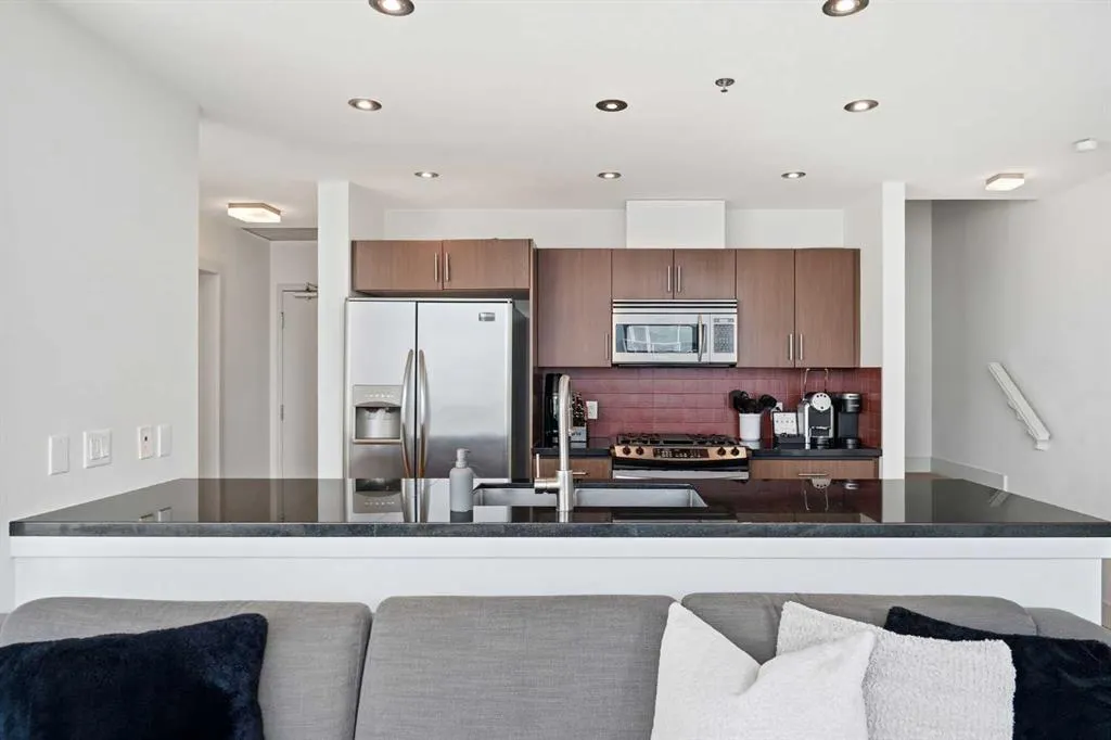 135 13 Avenue SW #2206