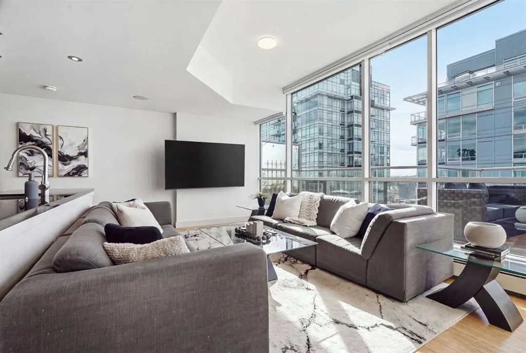 135 13 Avenue SW #2206