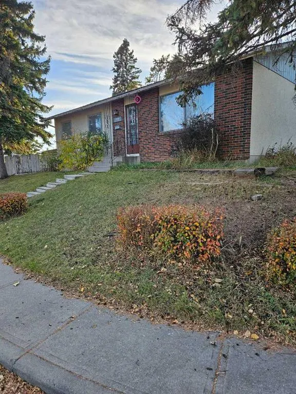 5039 Marchand Crescent NE