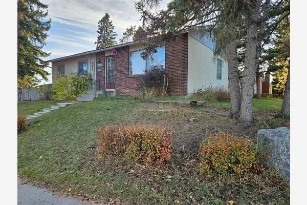 5039 Marchand Crescent NE