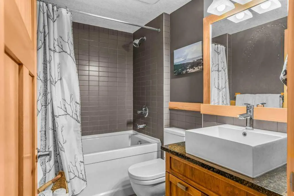 106 Stewart Creek Landing #206