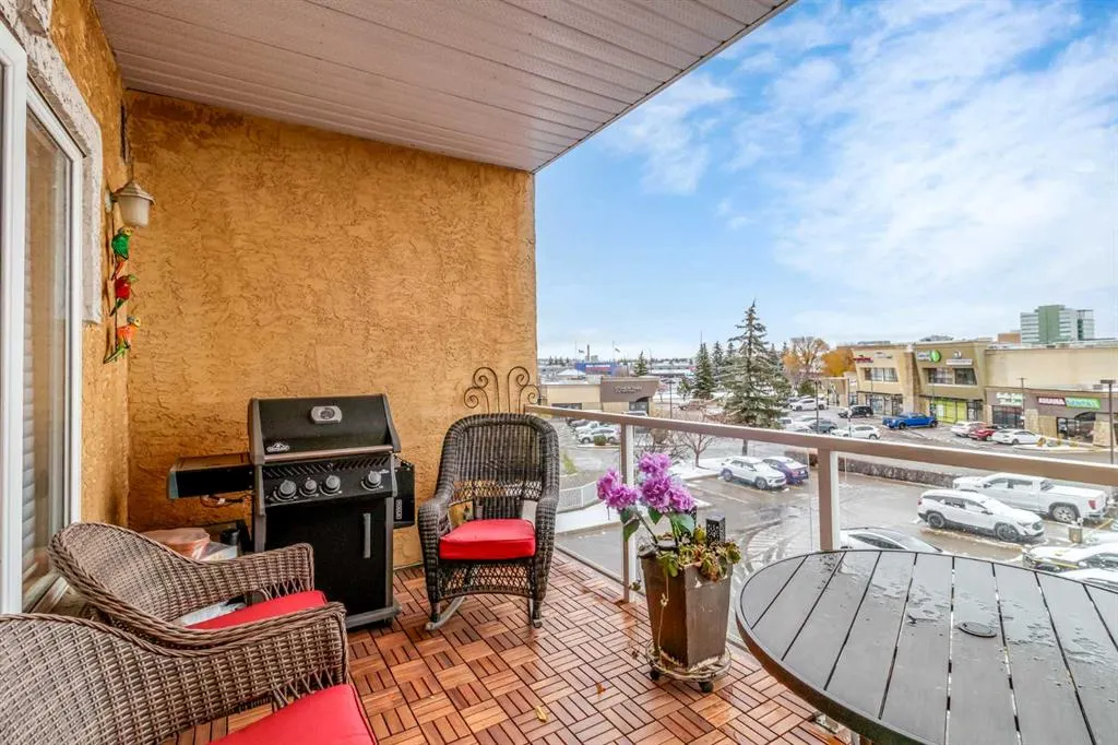 5300 48 Street #305