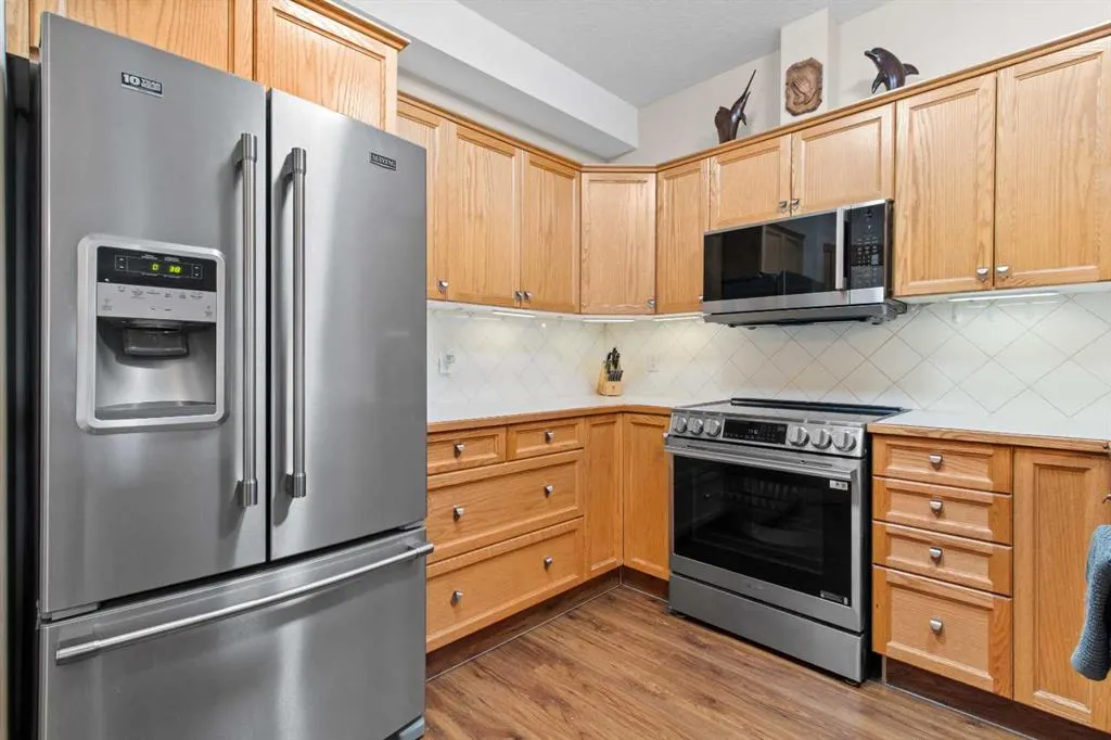 5300 48 Street #305