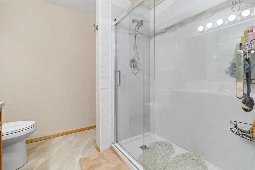5300 48 Street #305