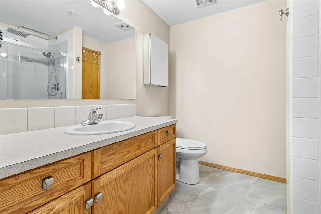 5300 48 Street #305