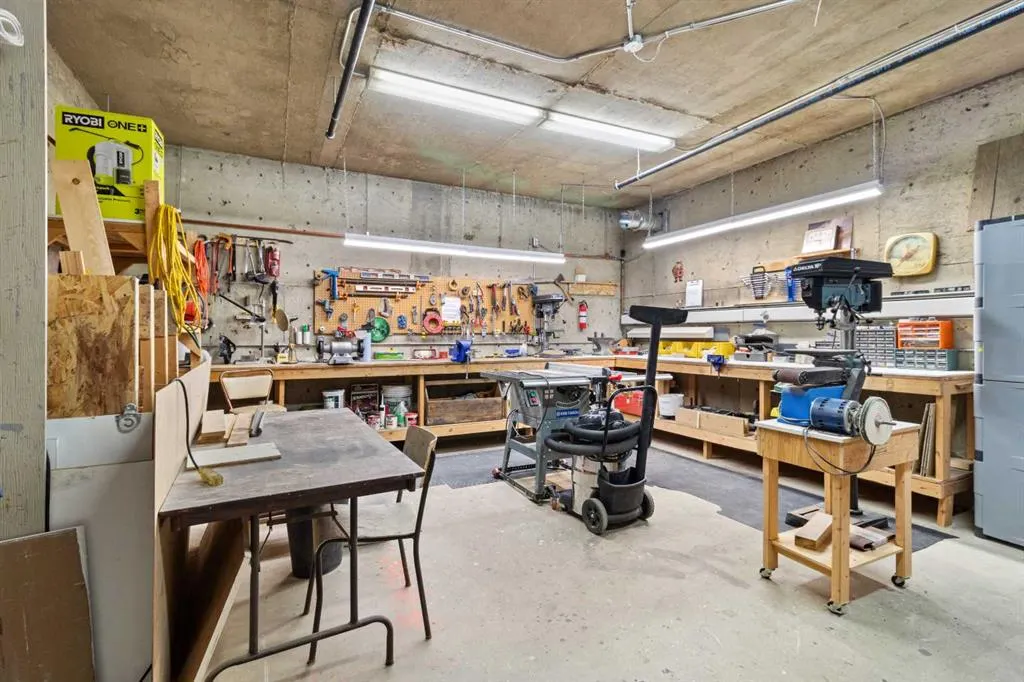 5300 48 Street #305