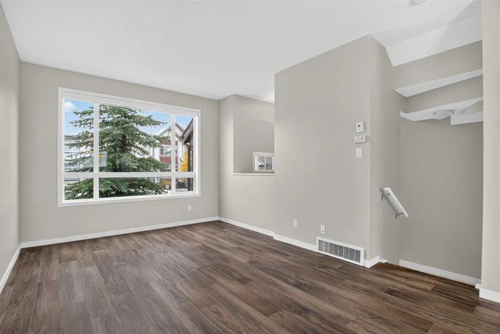 39 Copperpond Close SE