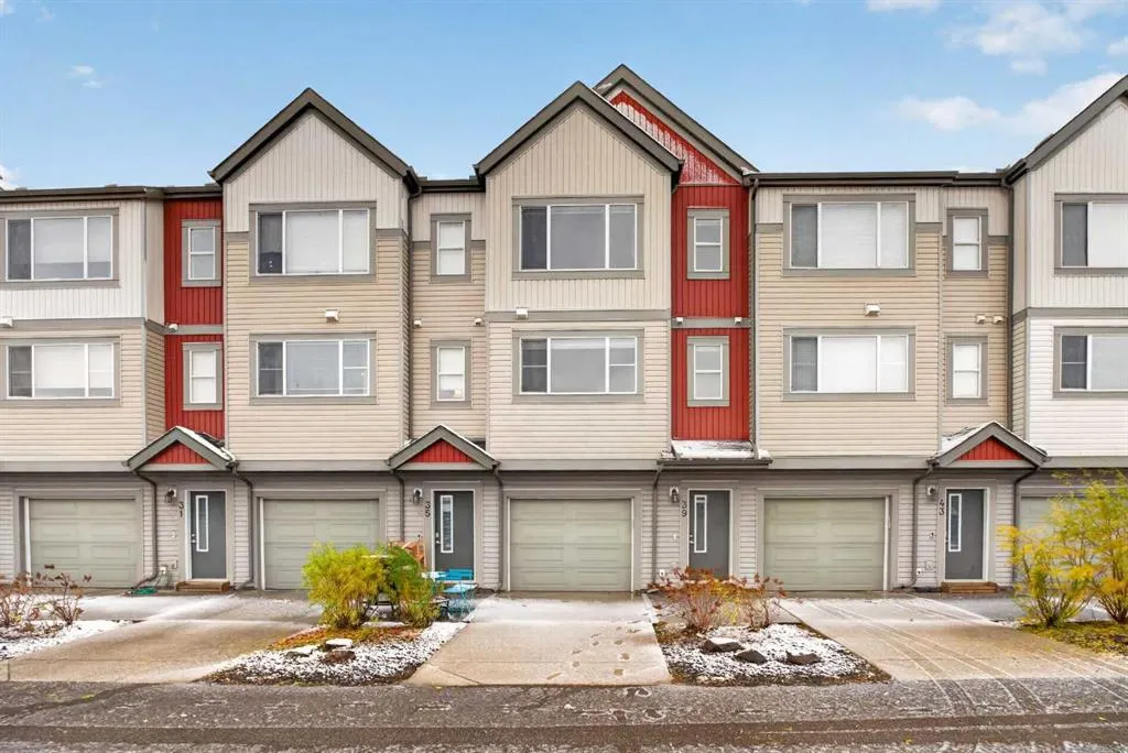 39 Copperpond Close SE