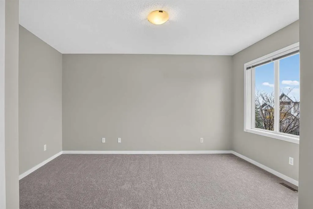 39 Copperpond Close SE
