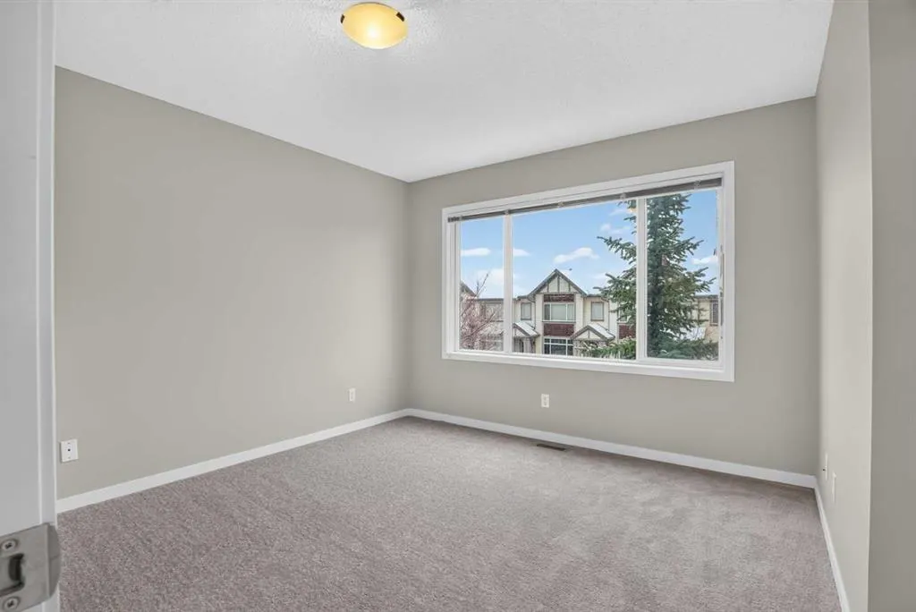39 Copperpond Close SE