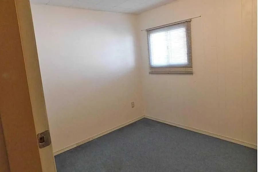 5853 4 Street W ##8