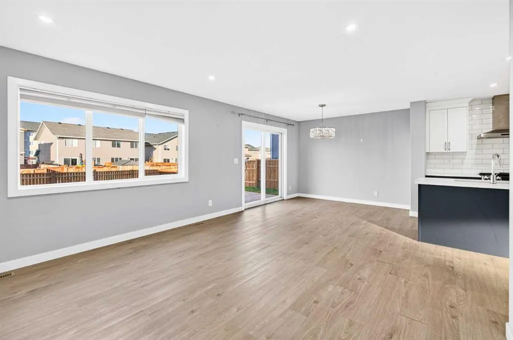 10 Travis Close