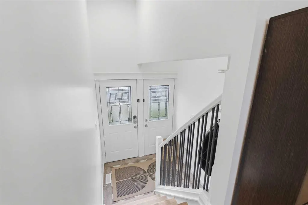 20 Maple Court Crescent SE