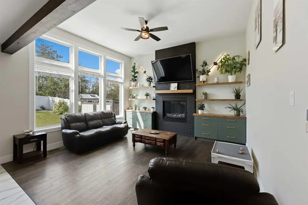 35 Erica Drive