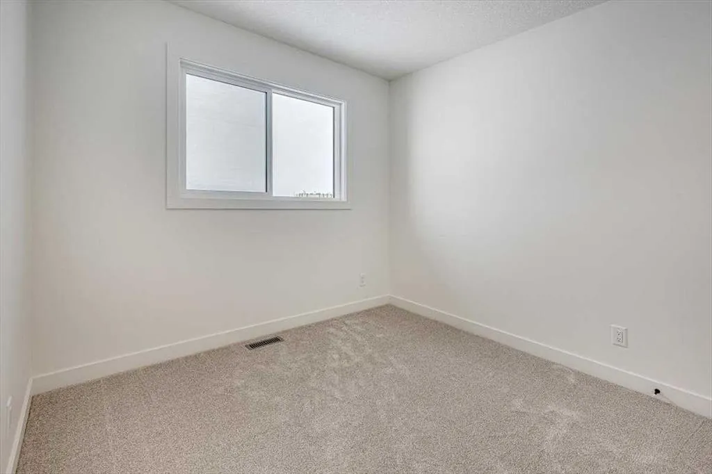 69 Inglis Crescent