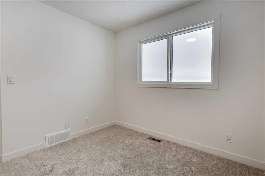 69 Inglis Crescent