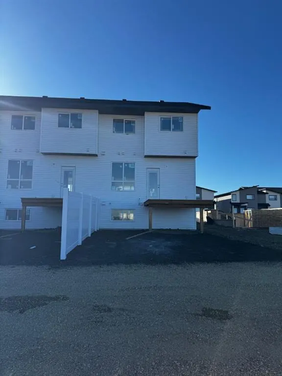 69 Inglis Crescent