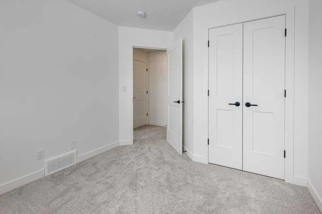 69 Inglis Crescent