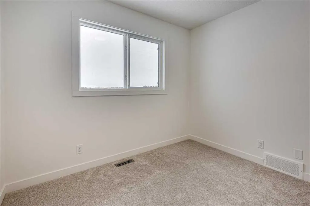 69 Inglis Crescent
