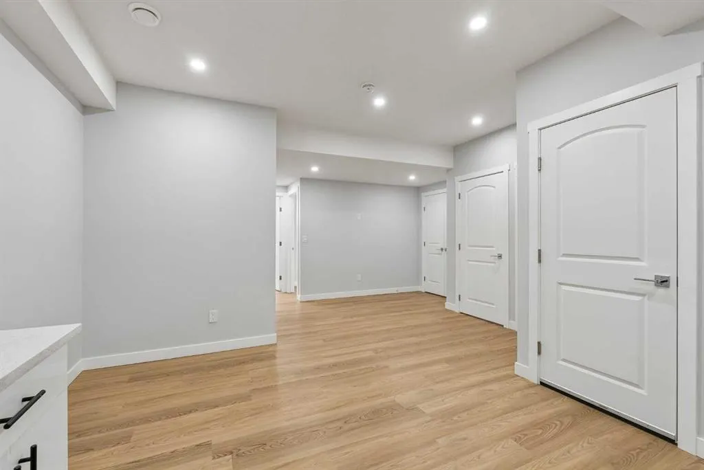 83 Amblehurst Link NW
