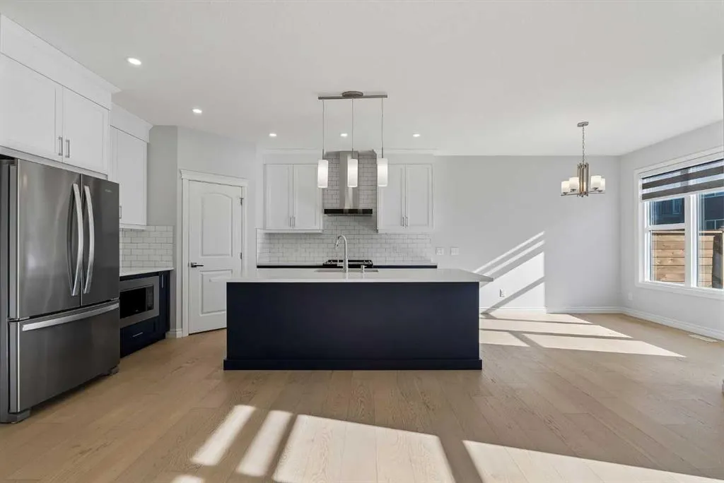 83 Amblehurst Link NW