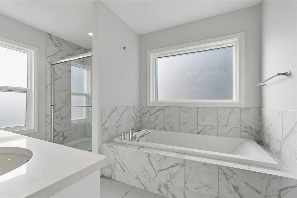 83 Amblehurst Link NW