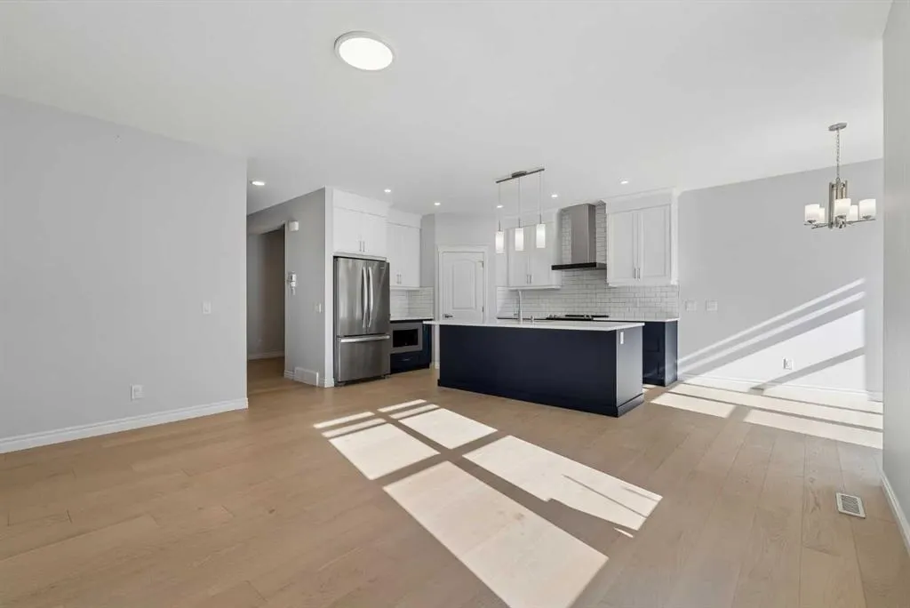 83 Amblehurst Link NW