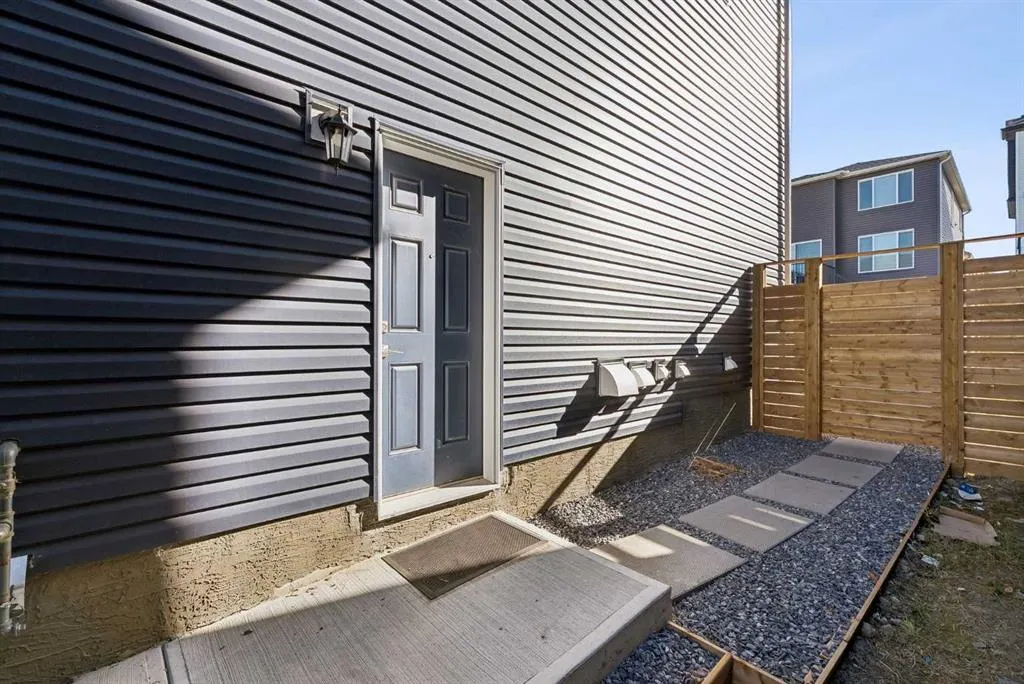 83 Amblehurst Link NW
