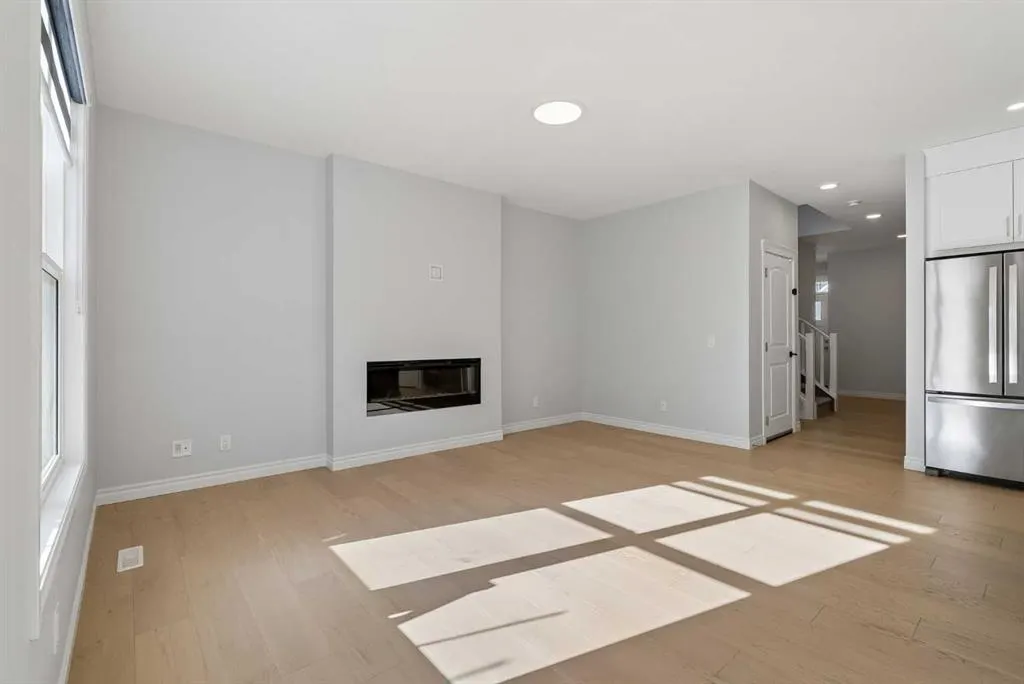 83 Amblehurst Link NW