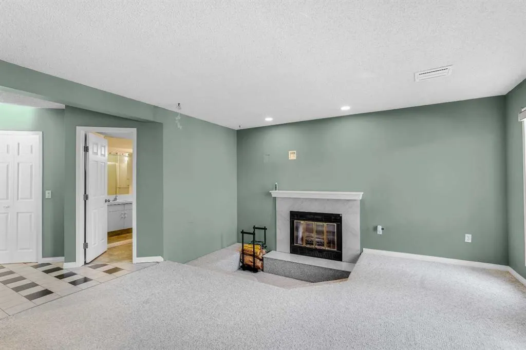 84 Strathlorne Crescent SW