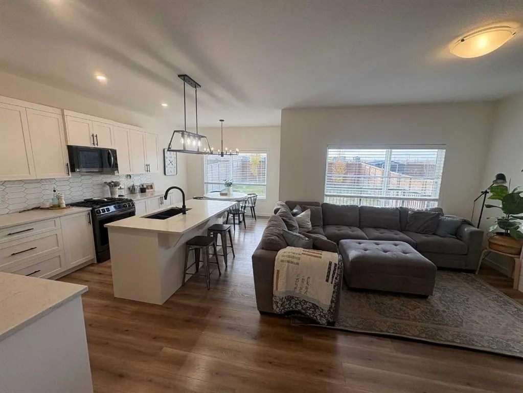 476 CHINOOK GATE SQUARE Street SW