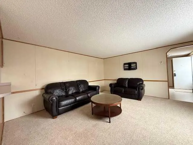 66 Parkland Acres