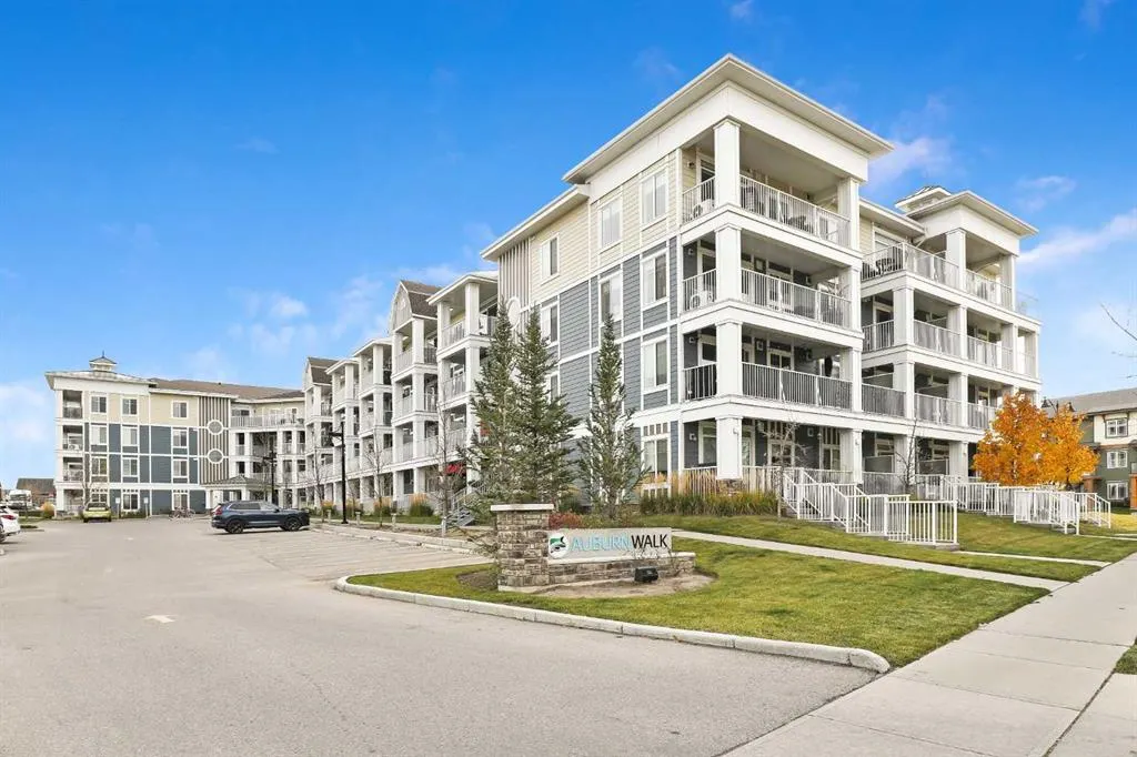 110 Auburn Meadows View SE #205